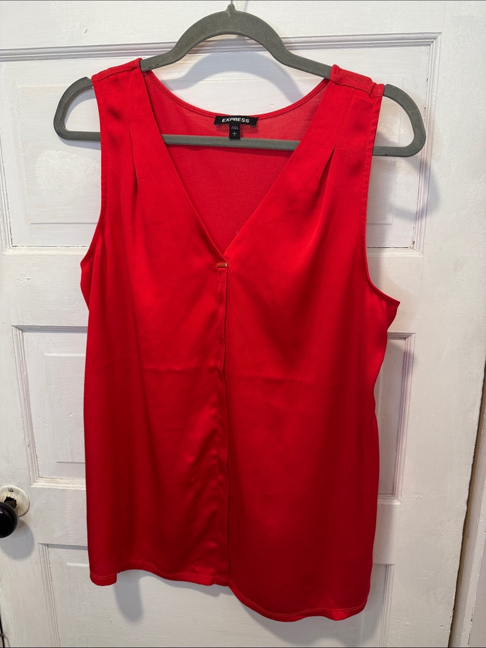 Express Red V-Neck Sleeveless Camisole